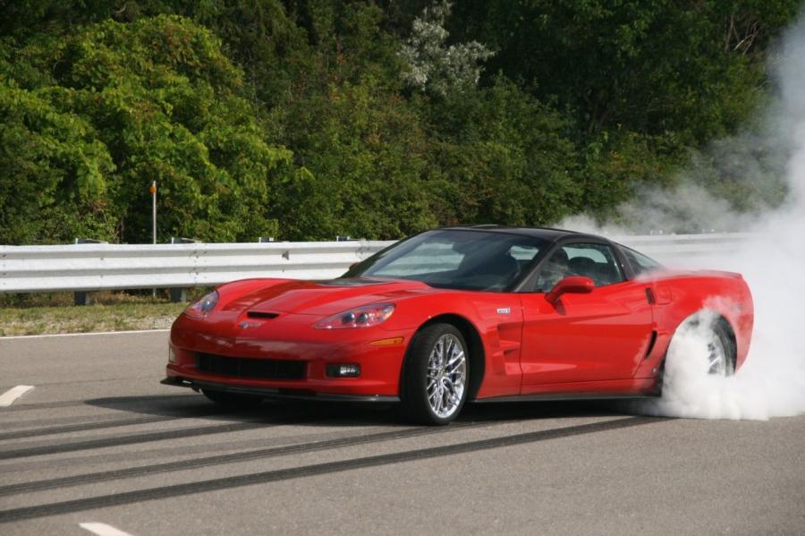  Chevrolet Covette ZR1 Tire Burn 2009 года  (фото 2 из 27)
